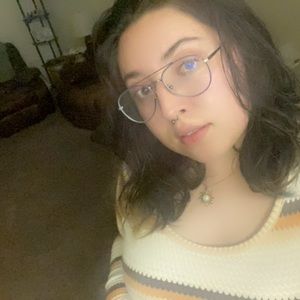 Meet your Posher, Kayla